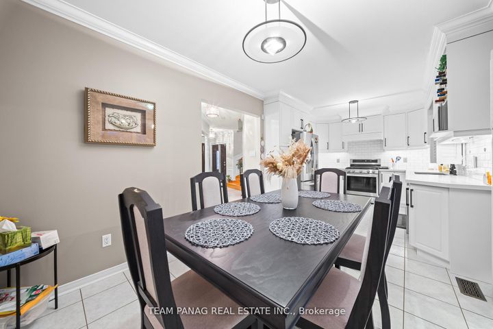 Photo 14 at 52 Pacific Wind Crescent, Wellington, Brampton