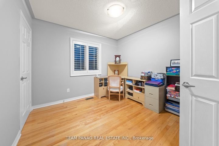 Photo 29 at 52 Pacific Wind Crescent, Wellington, Brampton