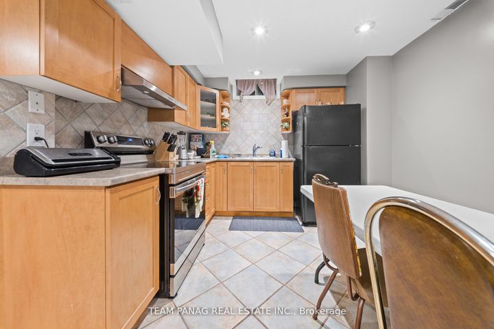 Photo 35 at 52 Pacific Wind Crescent, Wellington, Brampton