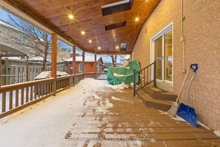 Photo 39 at 52 Pacific Wind Crescent, Wellington, Brampton