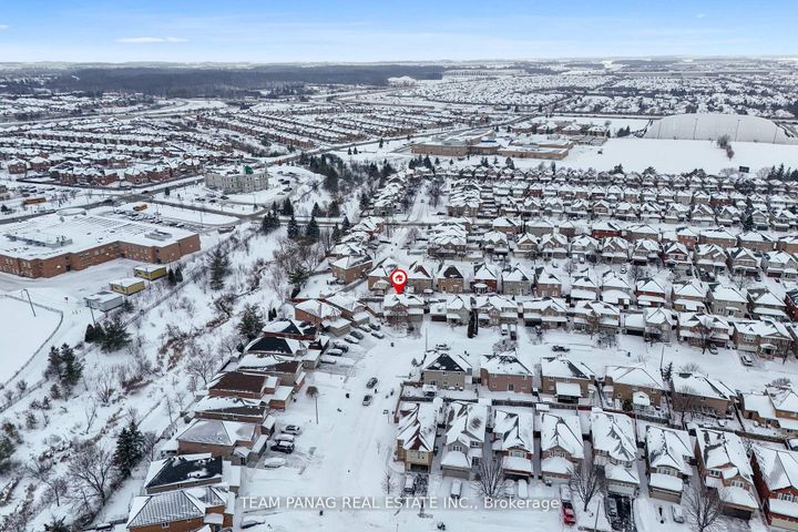 Photo 46 at 52 Pacific Wind Crescent, Wellington, Brampton