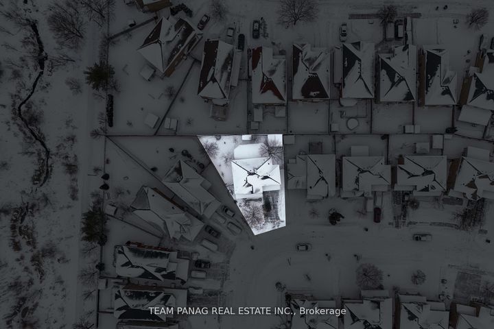 Photo 47 at 52 Pacific Wind Crescent, Wellington, Brampton