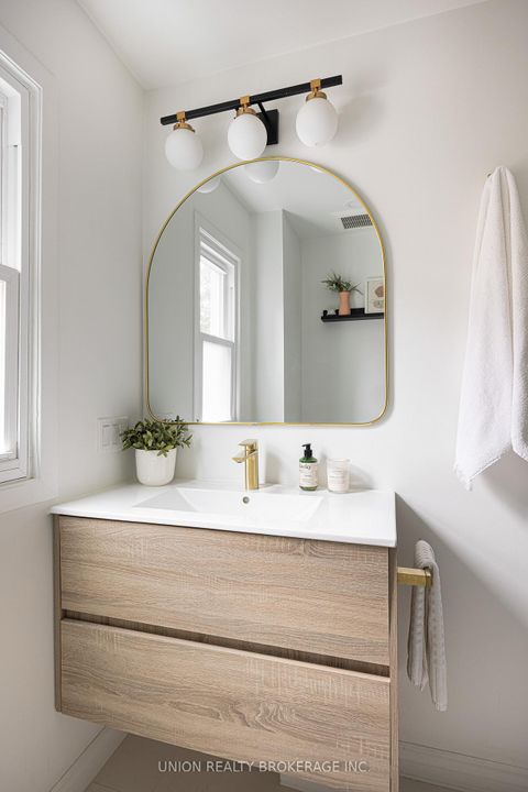 Photo 13 at 246 Lee Avenue, The Beaches, Toronto