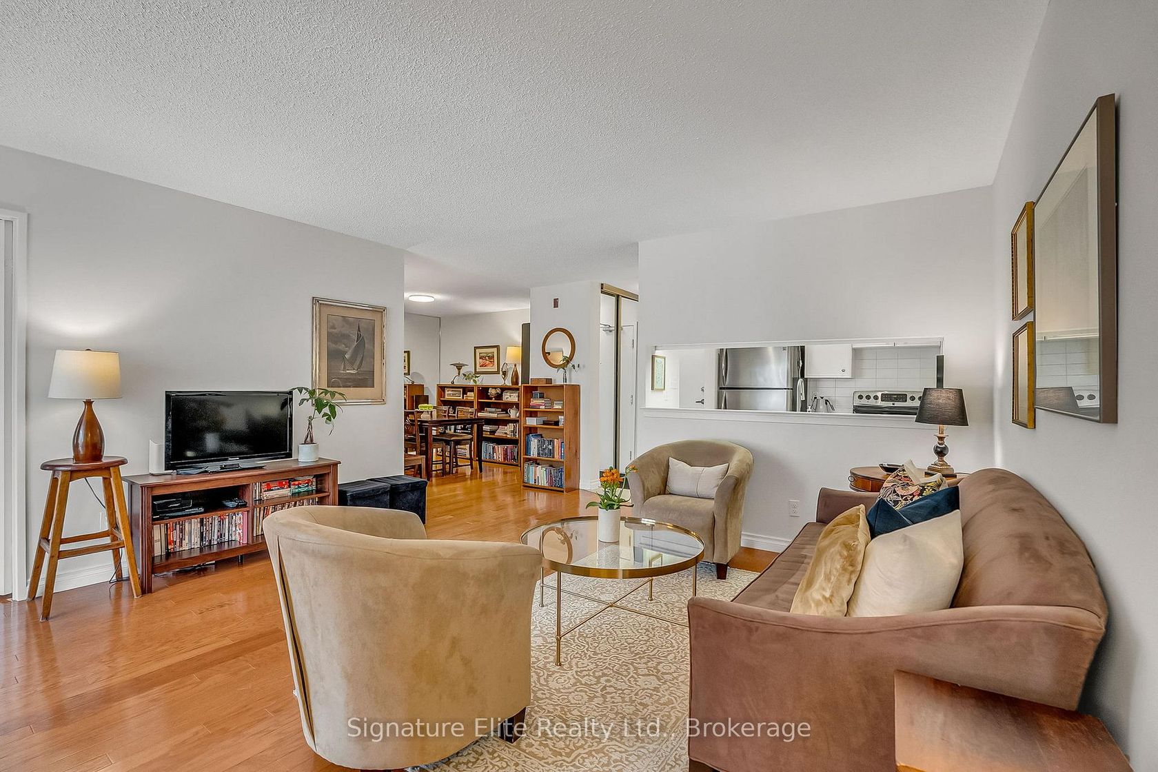 121 - 20 Southport Street, Swansea, Toronto 