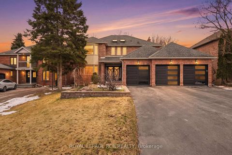 Photo 1 at 369 Kennedy Street W, Aurora Highlands, Aurora