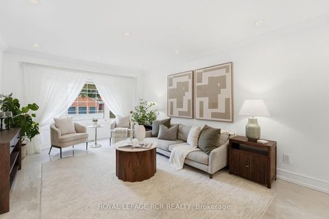 Photo 4 at 369 Kennedy Street W, Aurora Highlands, Aurora