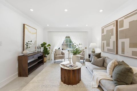 Photo 5 at 369 Kennedy Street W, Aurora Highlands, Aurora