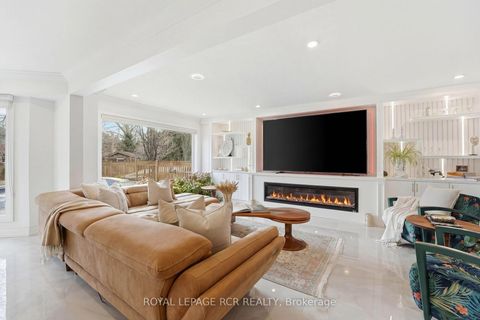 Photo 6 at 369 Kennedy Street W, Aurora Highlands, Aurora