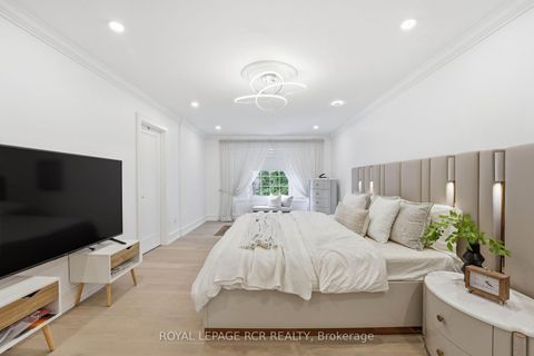 Photo 26 at 369 Kennedy Street W, Aurora Highlands, Aurora