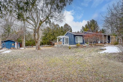 Photo 26 at 20 John Street, King City, King