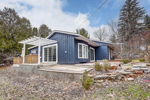 Photo 27 at 20 John Street, King City, King