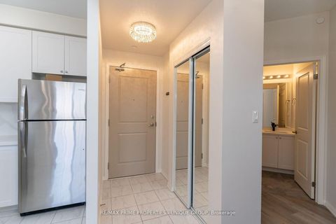 Photo 2 at 315 - 80 Aspen Springs Drive, Bowmanville, Clarington