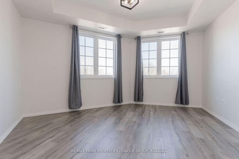 Photo 11 at 315 - 80 Aspen Springs Drive, Bowmanville, Clarington