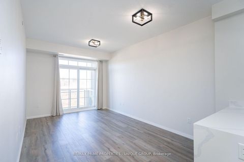 Photo 15 at 315 - 80 Aspen Springs Drive, Bowmanville, Clarington