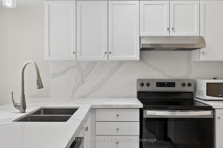 Photo 25 at 103 Ferdinand Avenue, Vellore Village, Vaughan