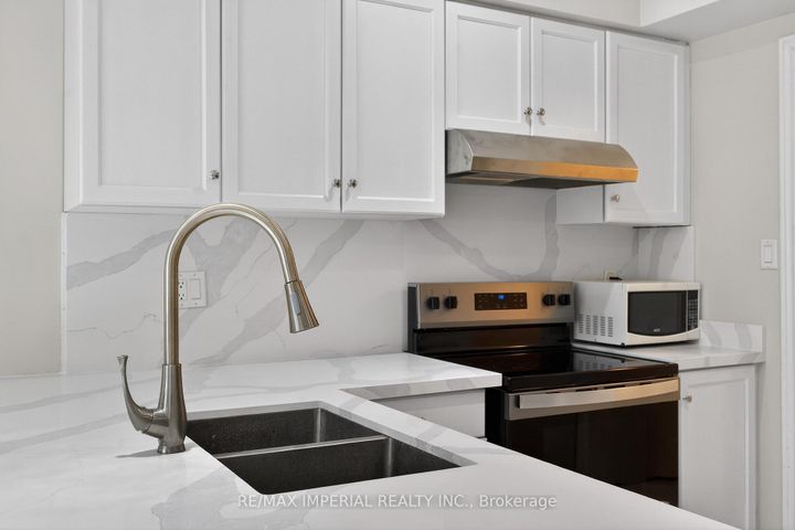 Photo 26 at 103 Ferdinand Avenue, Vellore Village, Vaughan