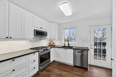 Photo 13 at 12 Dunnett Drive, Ardagh, Barrie