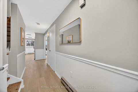 Photo 3 at 41 Hemingway Crescent, Letitia Heights, Barrie