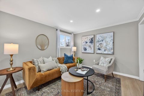 Photo 5 at 41 Hemingway Crescent, Letitia Heights, Barrie