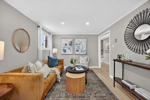 Photo 6 at 41 Hemingway Crescent, Letitia Heights, Barrie