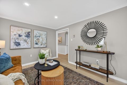 Photo 7 at 41 Hemingway Crescent, Letitia Heights, Barrie