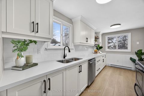 Photo 15 at 41 Hemingway Crescent, Letitia Heights, Barrie