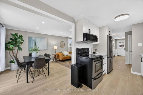 Photo 18 at 41 Hemingway Crescent, Letitia Heights, Barrie