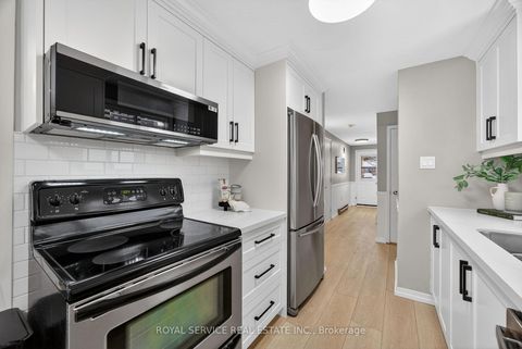 Photo 19 at 41 Hemingway Crescent, Letitia Heights, Barrie