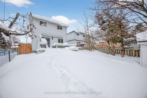 Photo 40 at 41 Hemingway Crescent, Letitia Heights, Barrie