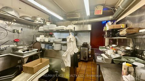 Photo 10 at 371 Roncesvalles Avenue E, Roncesvalles, Toronto