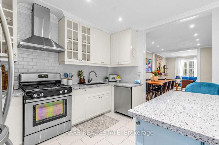 Photo 14 at 18 Earlscourt Avenue, Davenport, Toronto