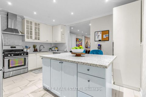 Photo 11 at 18 Earlscourt Avenue, Davenport, Toronto