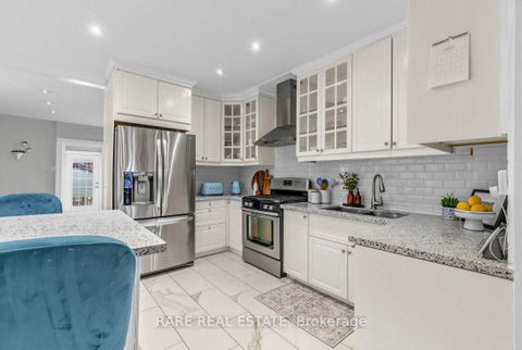 Photo 13 at 18 Earlscourt Avenue, Davenport, Toronto