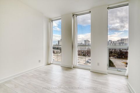 Photo 8 at 710 - 2 Sonic Way, Flemingdon Park, Toronto