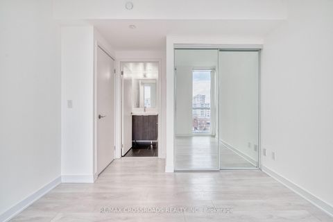 Photo 9 at 710 - 2 Sonic Way, Flemingdon Park, Toronto