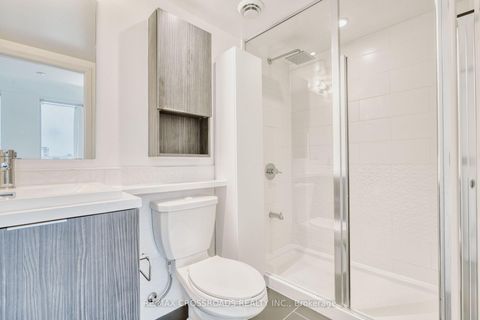 Photo 11 at 710 - 2 Sonic Way, Flemingdon Park, Toronto