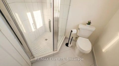 Photo 14 at 221 - 9000 Jane Street, Concord, Vaughan