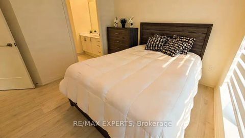 Photo 16 at 221 - 9000 Jane Street, Concord, Vaughan