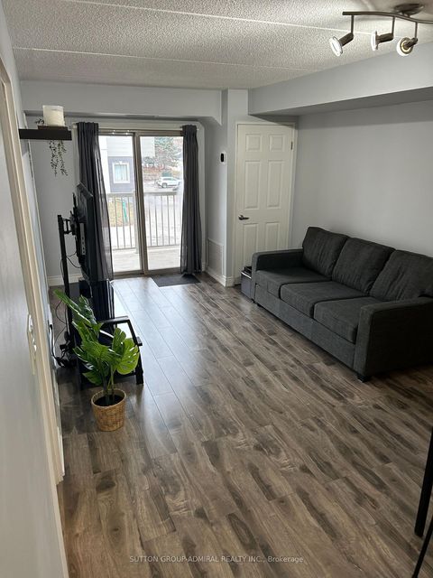 Photo 2 at 216 - 250 Pine Grove Road, Islington Woods, Vaughan