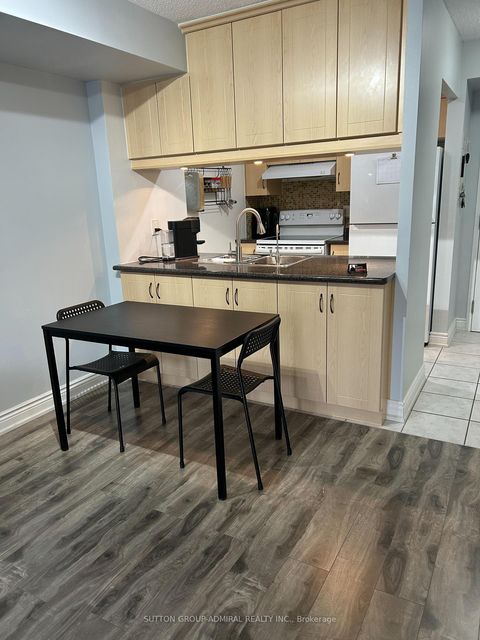 Photo 4 at 216 - 250 Pine Grove Road, Islington Woods, Vaughan