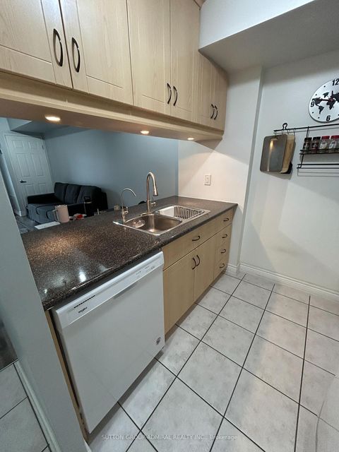 Photo 6 at 216 - 250 Pine Grove Road, Islington Woods, Vaughan