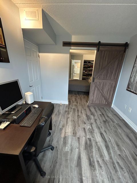 Photo 10 at 216 - 250 Pine Grove Road, Islington Woods, Vaughan