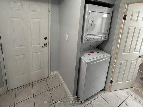 Photo 14 at 216 - 250 Pine Grove Road, Islington Woods, Vaughan