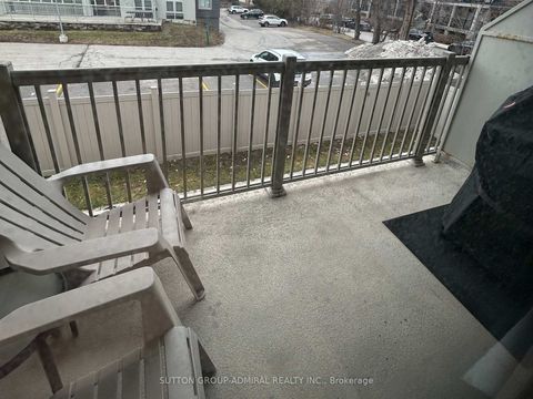 Photo 17 at 216 - 250 Pine Grove Road, Islington Woods, Vaughan