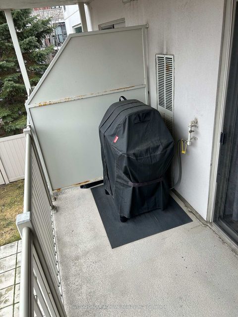 Photo 18 at 216 - 250 Pine Grove Road, Islington Woods, Vaughan