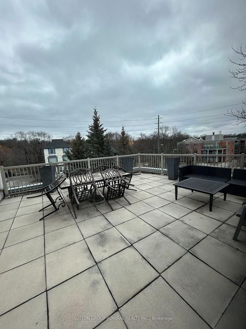 Photo 23 at 216 - 250 Pine Grove Road, Islington Woods, Vaughan