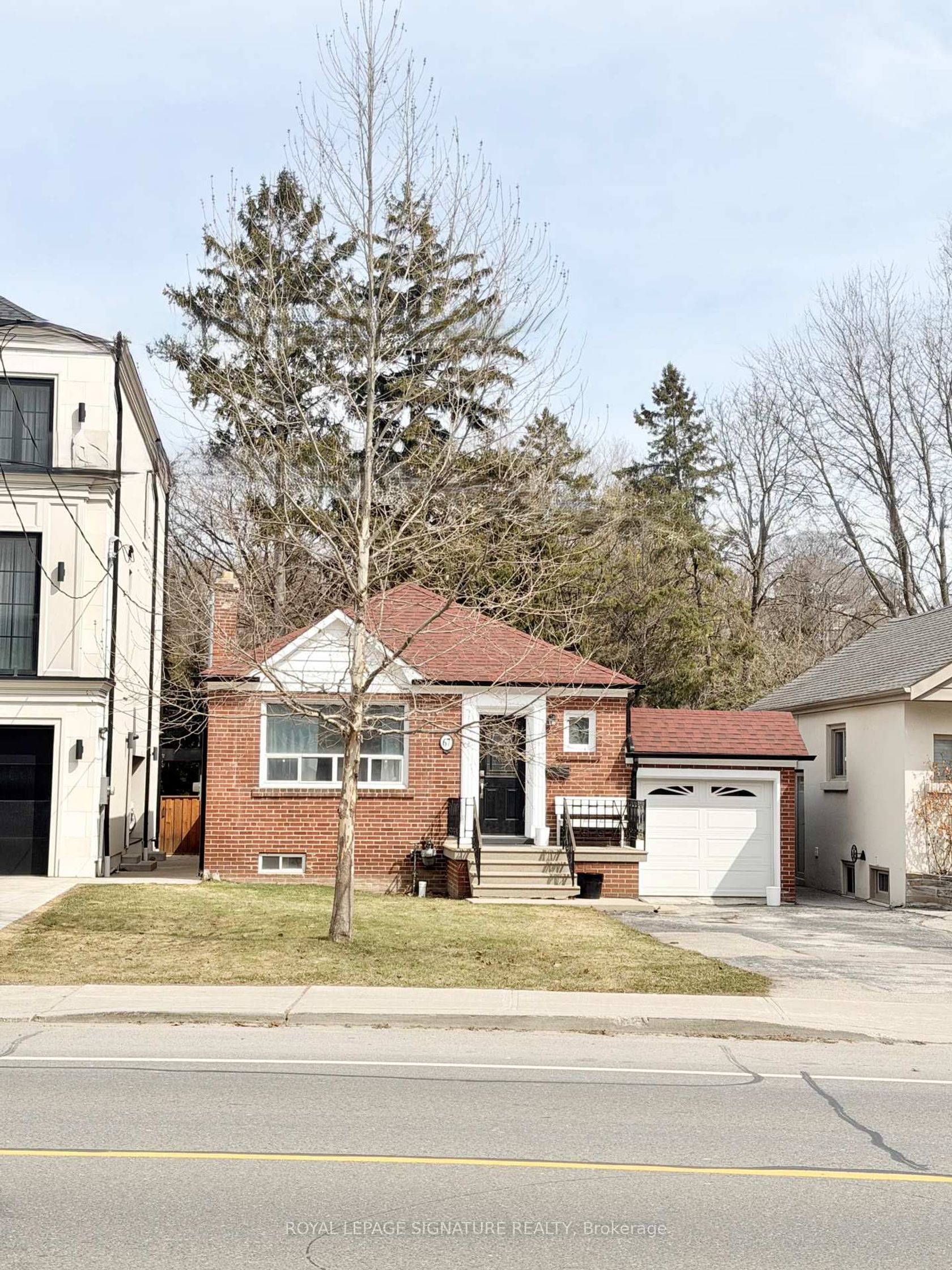 67 South Kingsway, Swansea, Toronto by Loree Meneguzzi Real Estate 67 South Kingsway, Swansea, Toronto