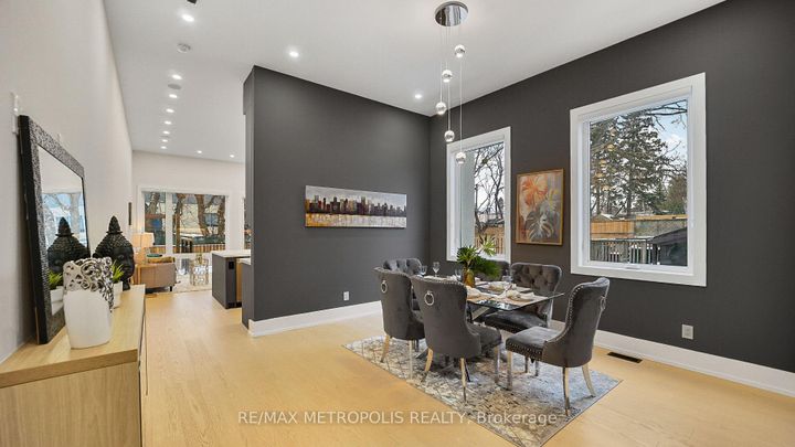 Photo 6 at 39 Kenworthy Avenue, Oakridge, Toronto