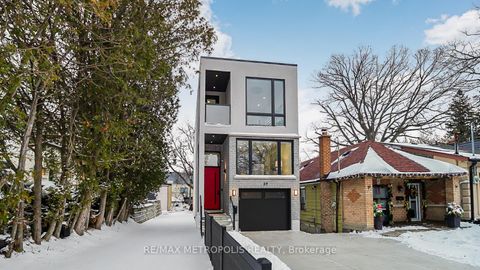 Photo 1 at 39 Kenworthy Avenue, Oakridge, Toronto
