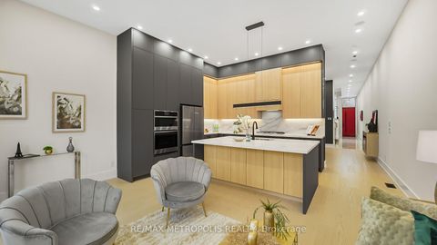 Photo 12 at 39 Kenworthy Avenue, Oakridge, Toronto